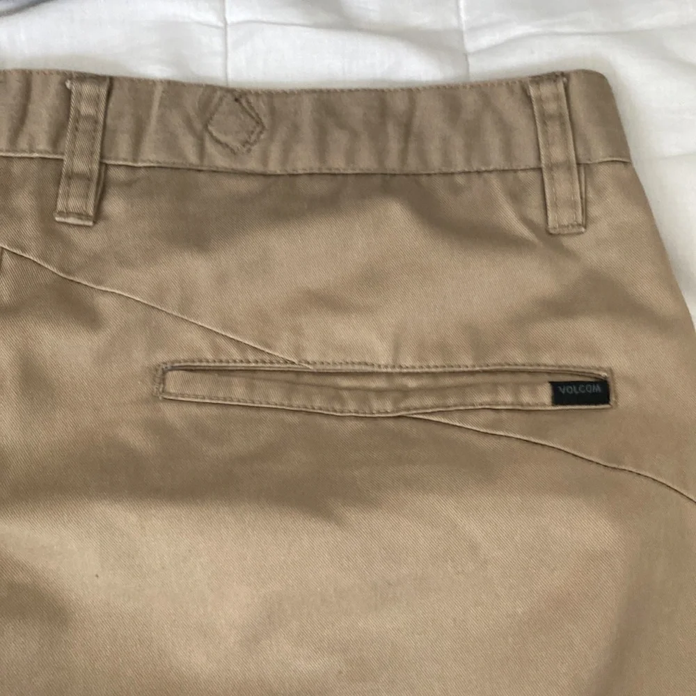 Volcom Shorts size 34 - Picture 7 of 8